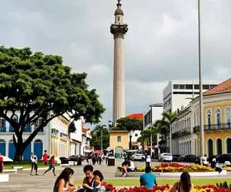 Descubra a Praça do Ferreira e a Coluna da Hora em Fortaleza