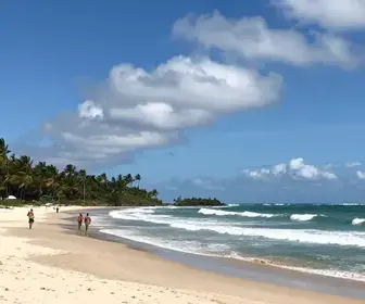 Descubra a Praia da Caponga em Cascavel: Um Paraíso no Litoral Leste do Ceará