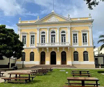 Explorando a Biblioteca Pública Estadual do Ceará: Um Patrimônio Cultural de Fortaleza